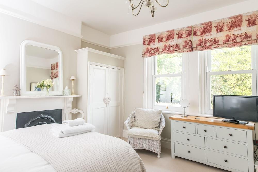 The Firs Bed & Breakfast Bath Exterior photo